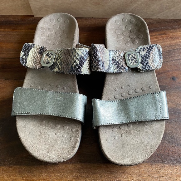 Vionic Camila Slides Sandals Snake Print Gray Double Strap Flat Shoes Womens 7 - Picture 2 of 9